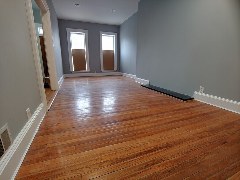 Building Photo - 33 S Calhoun St