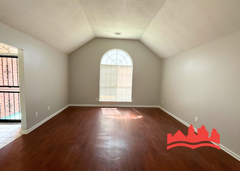 Building Photo - Welcome home!