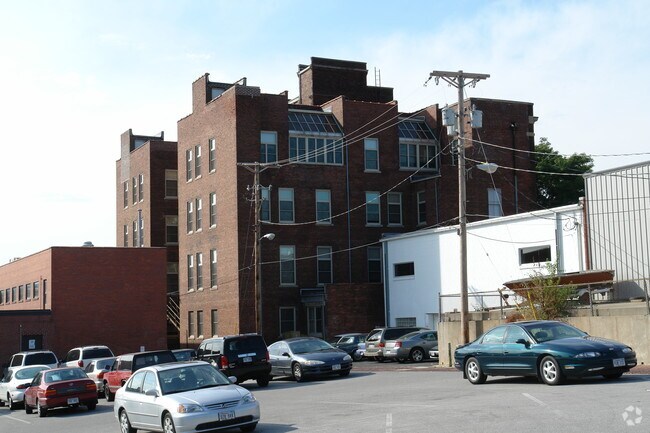 Building Photo - Fifth Avenue Apartments