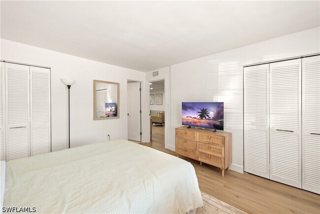 Building Photo - 501 Forest Lakes Blvd