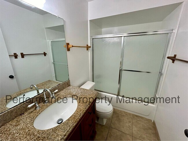 Building Photo - 1001 Nimrod Ct