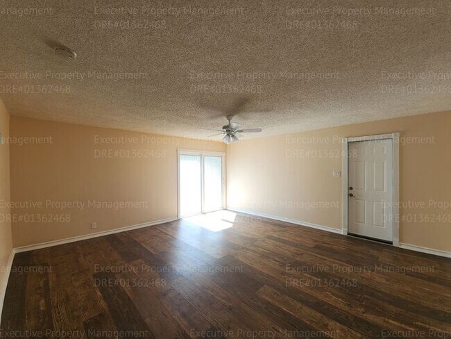 Building Photo - 3 Bedroom 2 Bath house
