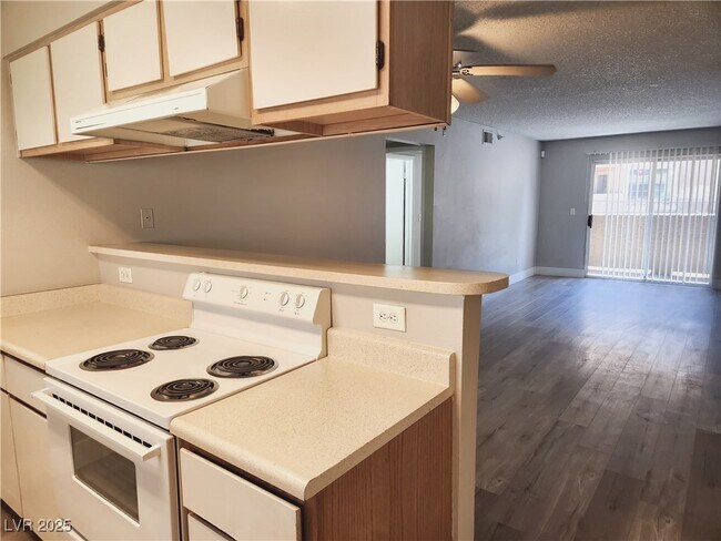 Building Photo - 2750 S Durango Dr