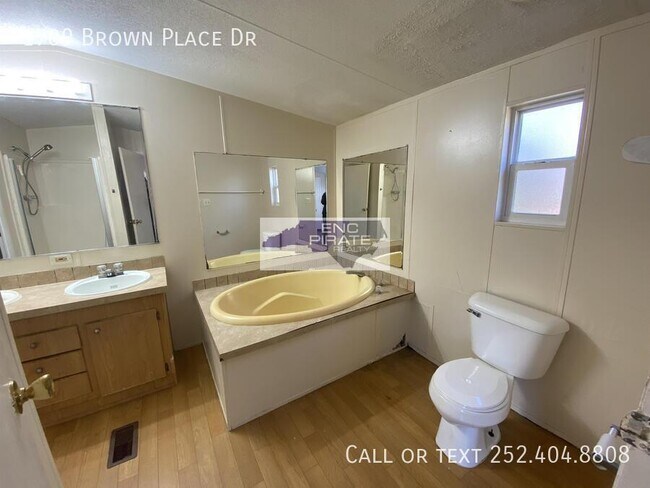 Building Photo - 1709 Brown Pl Dr