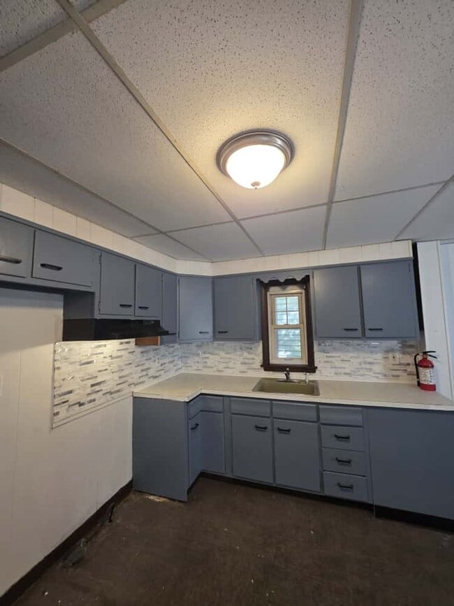 Building Photo - 647 Edgewood Ave