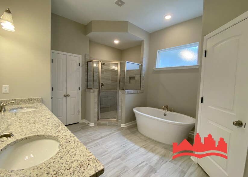 Building Photo - RENT SPECIAL: 1/2 OFF FIRST MONTH RENT!