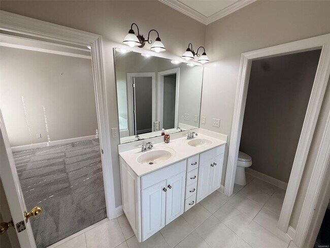 Building Photo - 601 Prairie View Dr