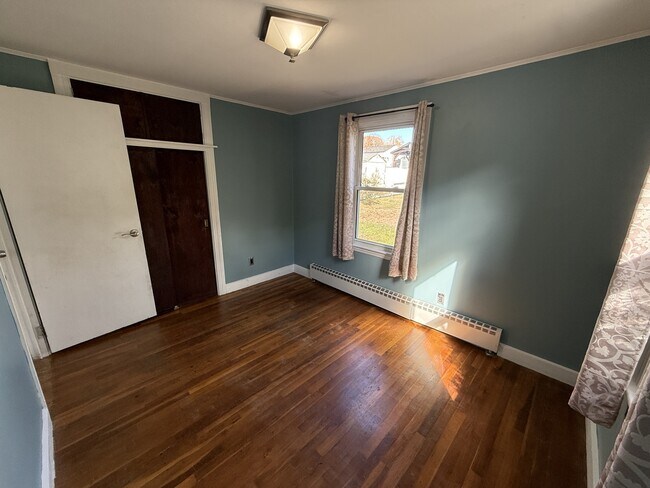 Building Photo - 66 Memory Ln