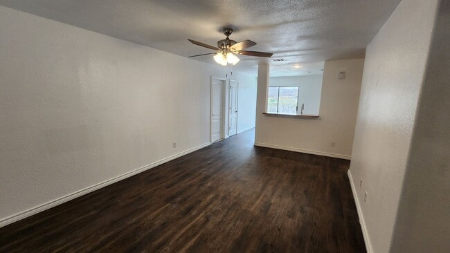 Building Photo - Charming 3bd, 2 ba Home for Rent in Arroya Vista Subdivision