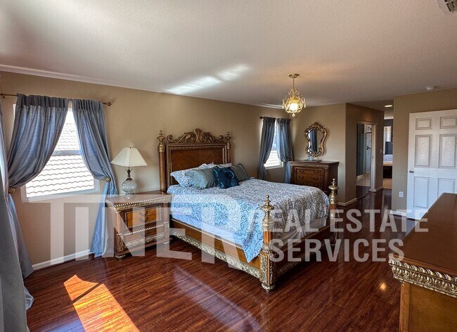 Building Photo - 3576 Hume St