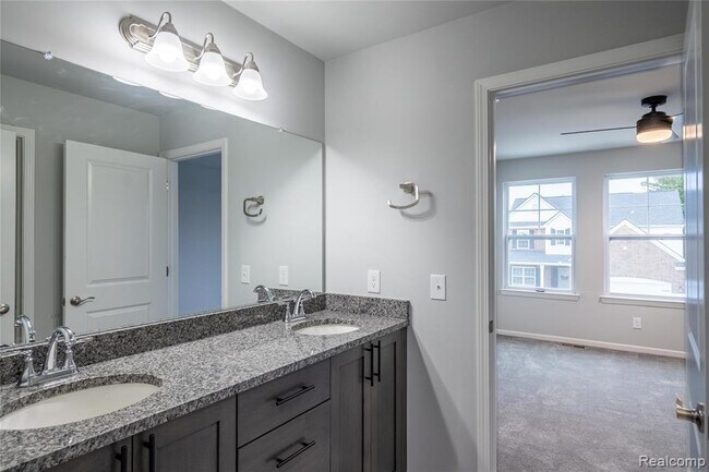 Building Photo - 24180 Liberty Hill Dr
