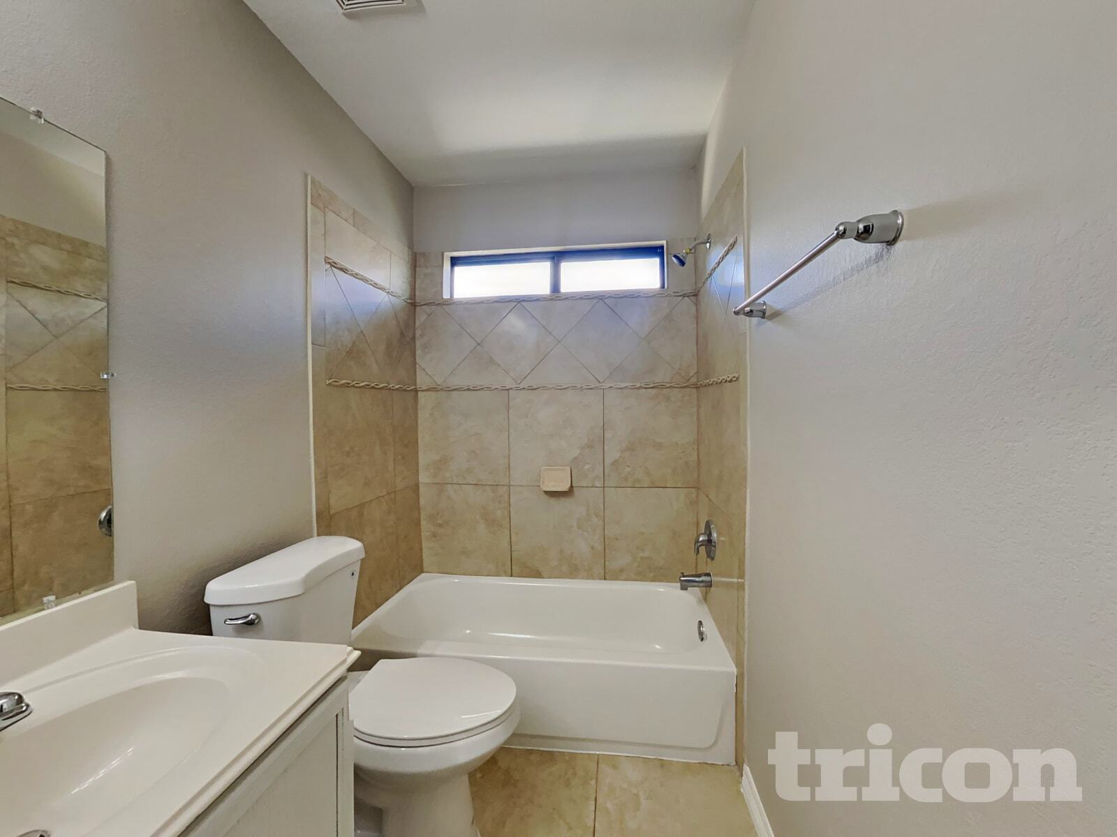 Building Photo - 8026 N Tarrytown Crossing Dr