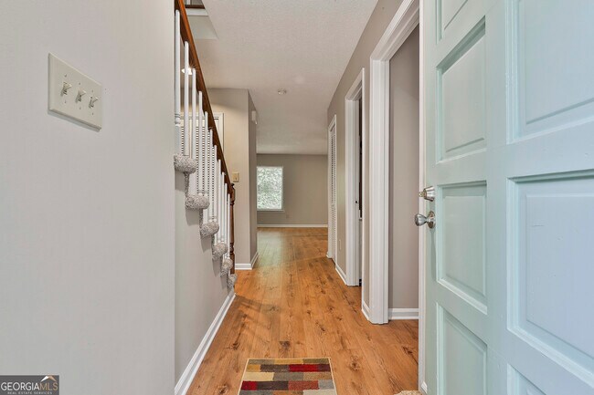 Building Photo - 36 Cobblestone Creek