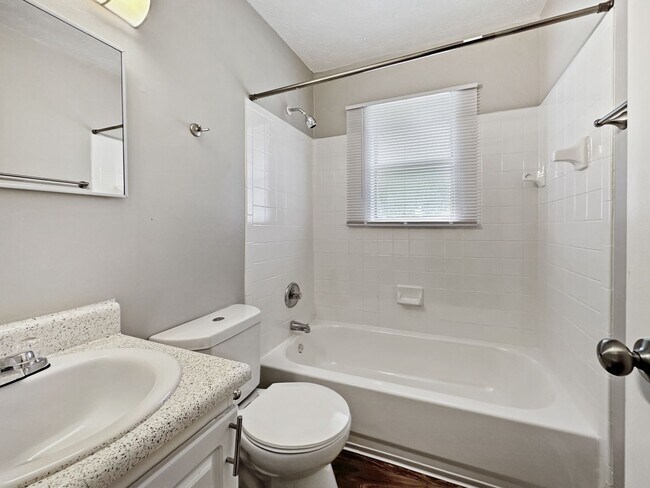 Interior Photo - Cascade Oaks Apartments