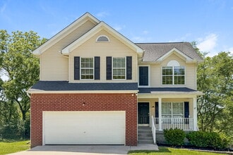 Building Photo - 3134 Creekview Ln