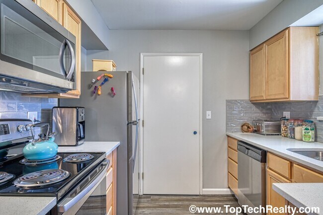 Building Photo - 14390 SW Furlong Way