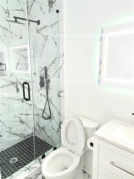 Building Photo - 522 Wimbledon Rd NE