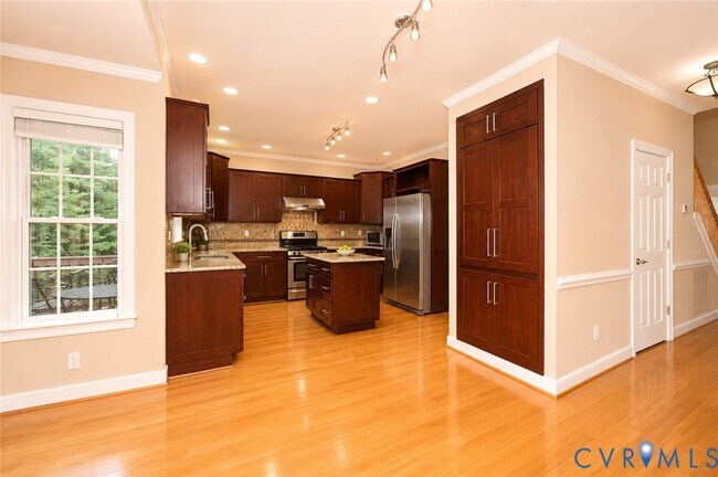 Building Photo - 11320 Sadler Oaks Dr