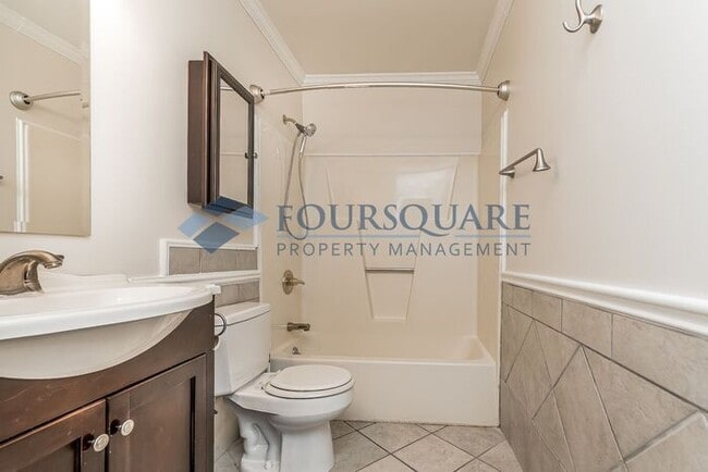 Building Photo - FRESHLY UPDATED CONDO in a PRIME RALEIGH LOCATION! 2 Bed w/ 2 en suite Bathrooms