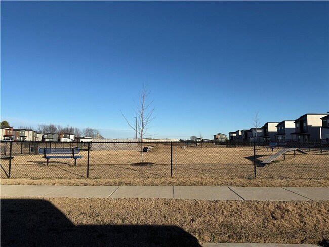 Building Photo - 1051 States Ave