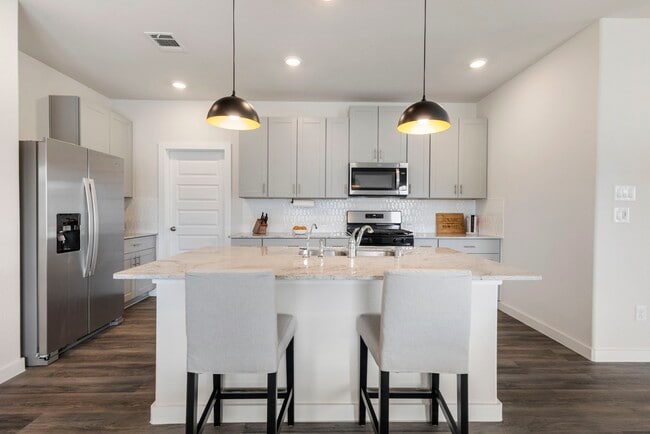 Building Photo - 17415 Rosette Grass Dr