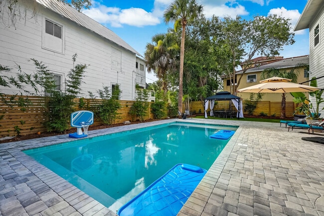 Building Photo - 20 M L King Ave