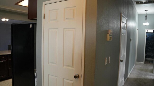 Building Photo - 7607 Harmony Oaks Way