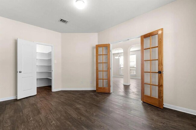 Building Photo - 1209 Laurel Oak Trail