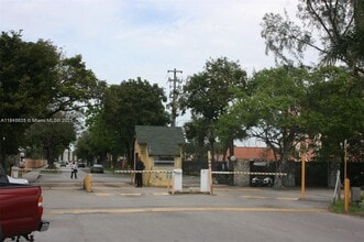 Building Photo - 10000 NW 80th Ave