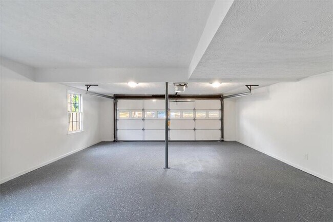 Building Photo - 1129 Pinehurst Rd