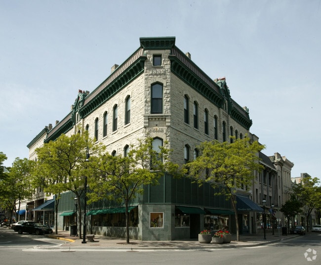 Primary Photo - Putney Apartments