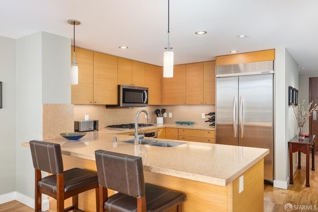 Building Photo - 330 Mission Bay Boulevard North