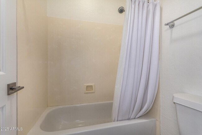 Building Photo - 7701 E Buteo Dr
