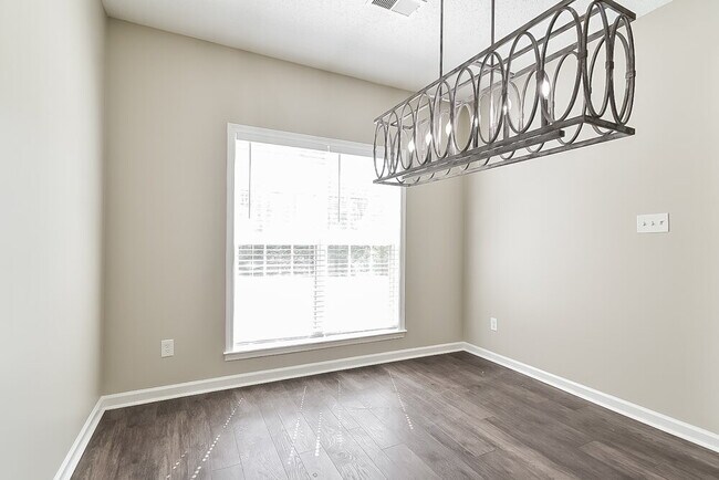Building Photo - 2007 Westwind Dr