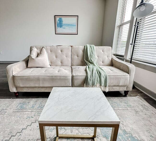 Building Photo - 111 E 4th St