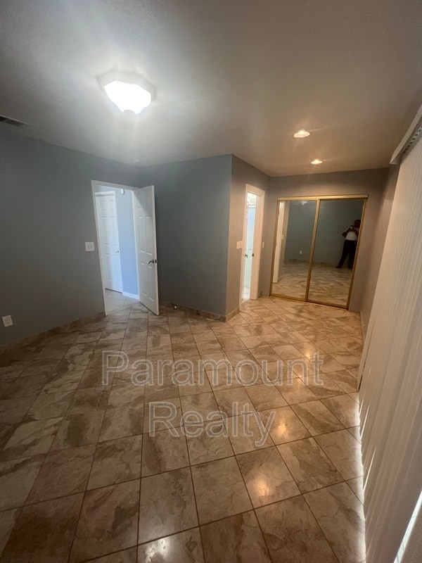 Building Photo - 974 Coral Dr