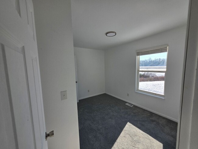 Building Photo - 400 Elliott Ln