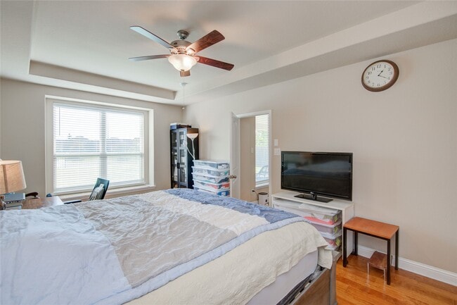 Building Photo - 12902 Oak Fls Dr