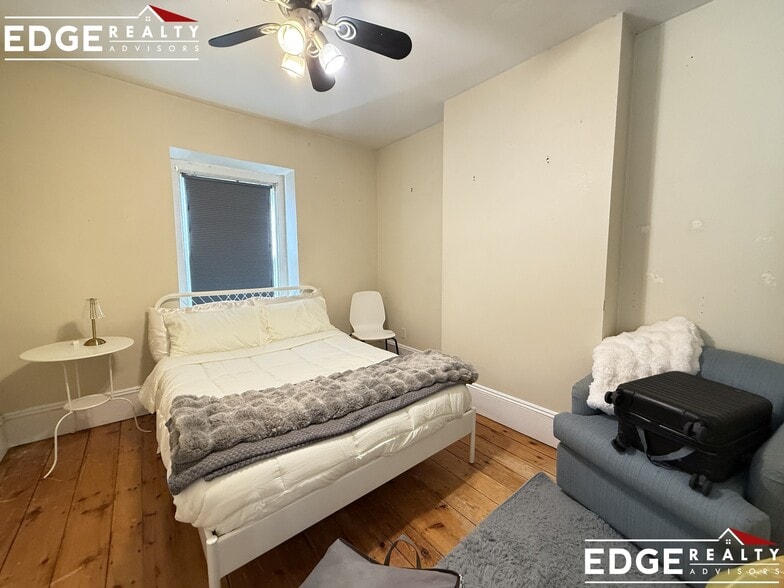 Building Photo - 8 Woodmont St