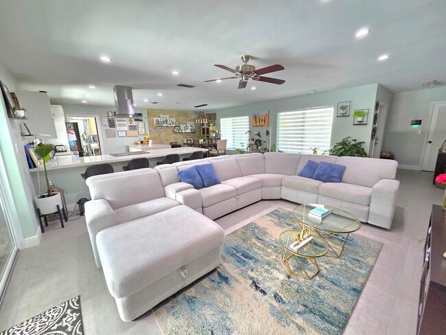 Building Photo - 8730 NW 17th Ct