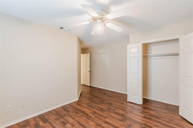 Building Photo - 313 Meadowood Ln