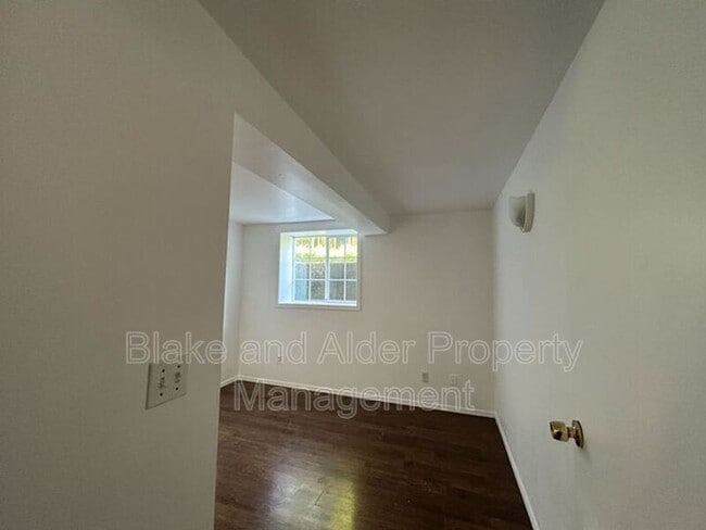 Building Photo - 198 NE 157th Ave
