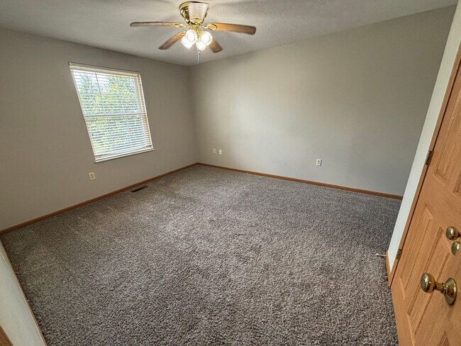 Building Photo - 4 Bedroom, 2.5 Bathroom House in Sycamore Creek Pickerington