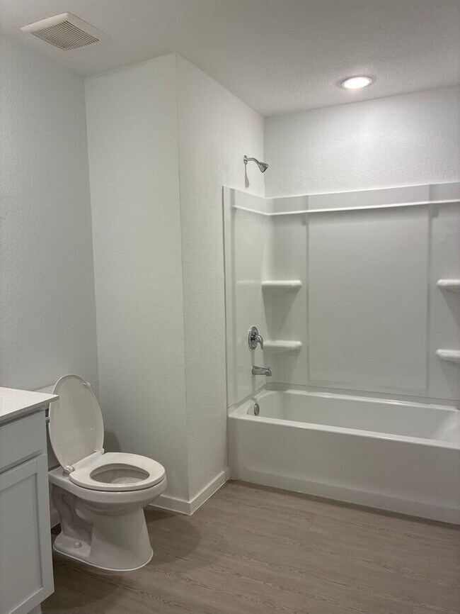 Building Photo - Charming 4 beds 2 baths in San Antonio!