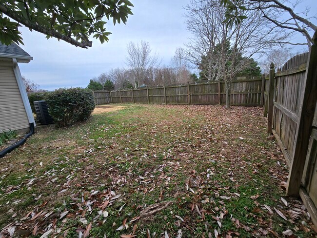 Building Photo - 817 Maricopa Dr