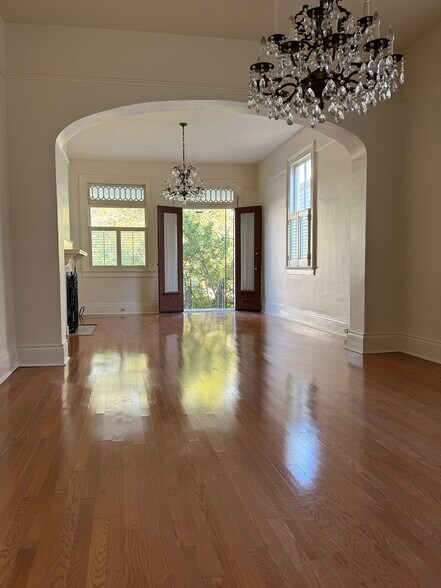 Building Photo - 115 Sherwood Forest Dr