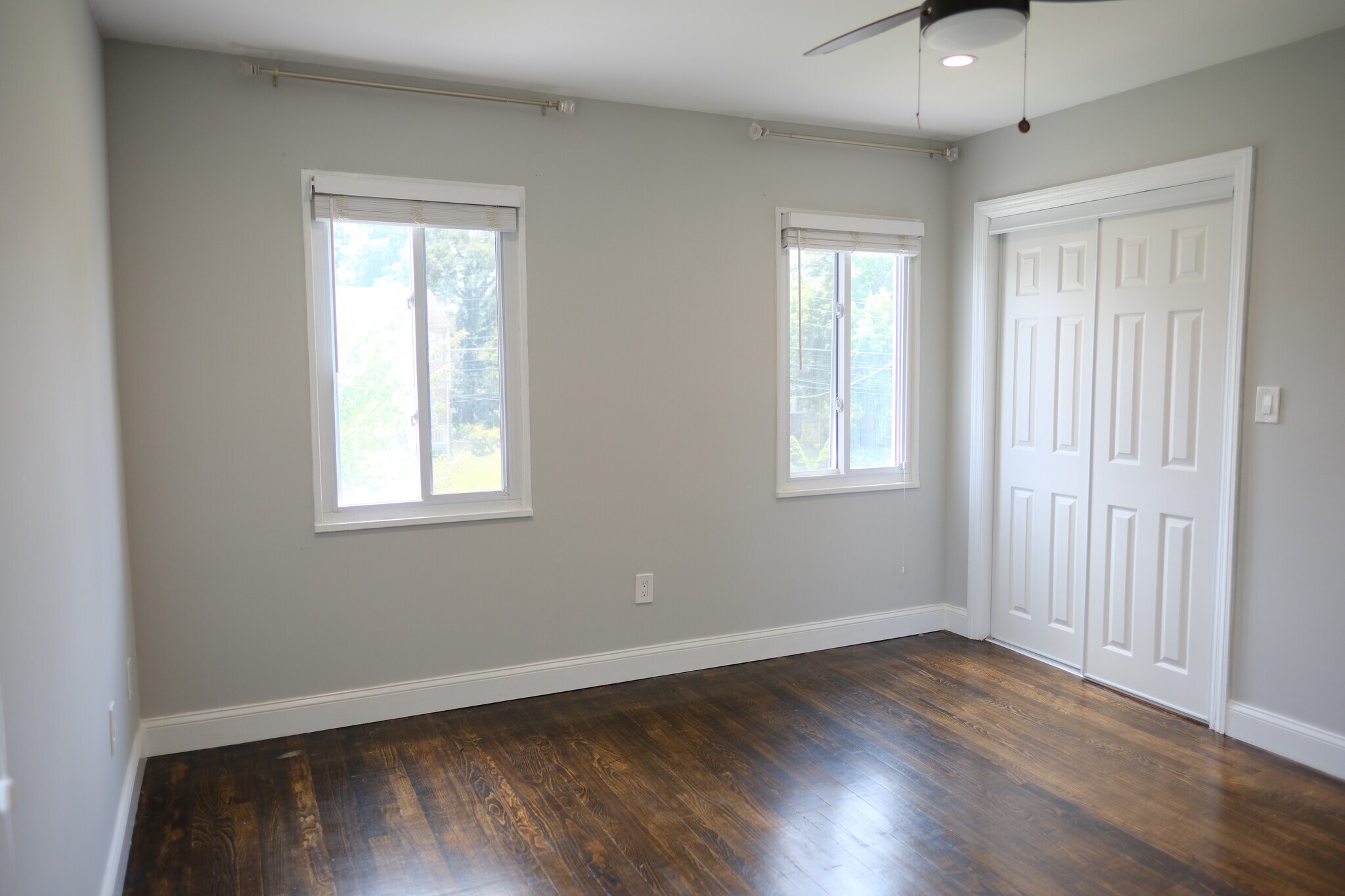 Building Photo - 2234 Roanoke Dr