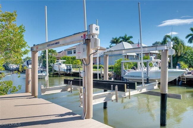 Building Photo - 1410 Curlew Ave