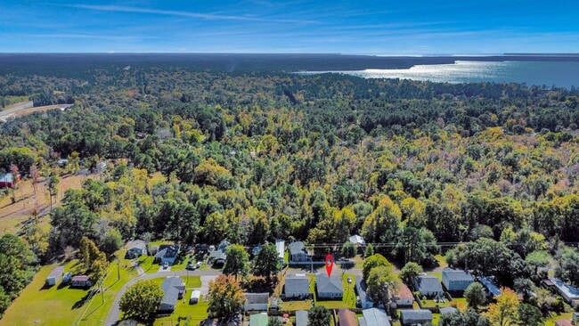 Building Photo - 164 Goldenrod