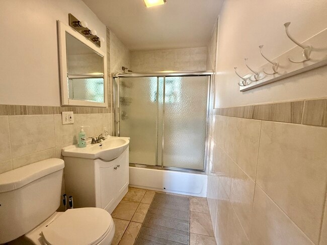 Building Photo - 337 N Elmwood Ave